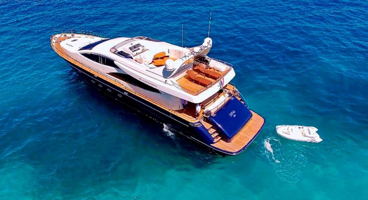 888 yacht charter 4