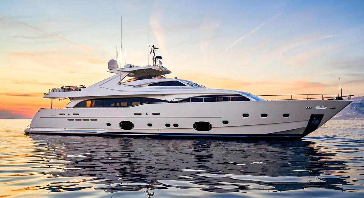 تأجير يخت ACCEPTUS YACHT CHARTER