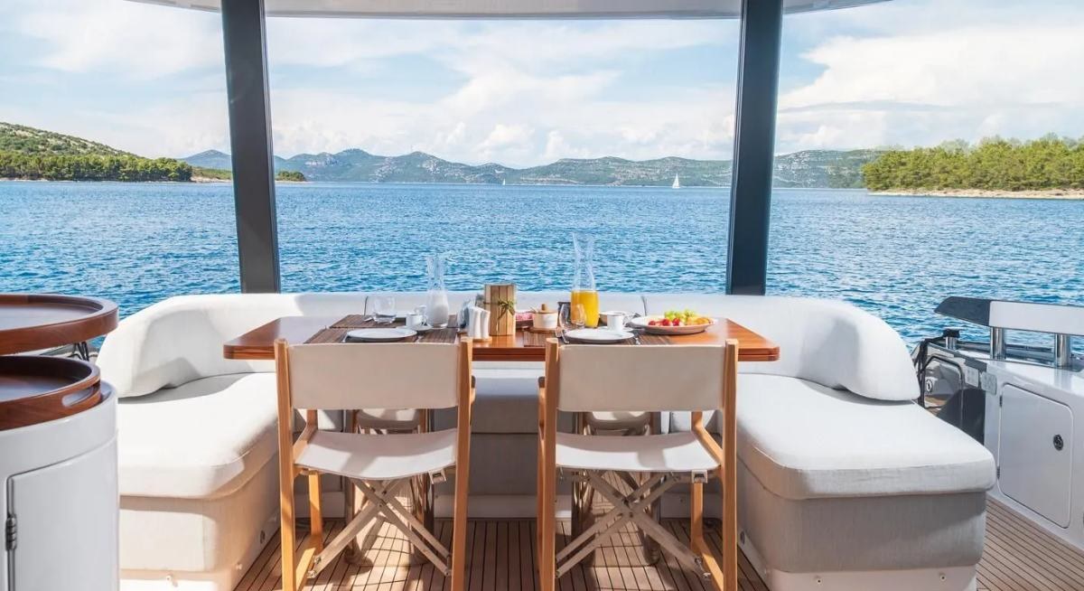 AGLAYA yacht charter 4