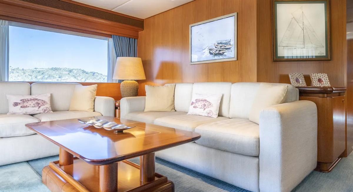 ALCOR yacht charter 3