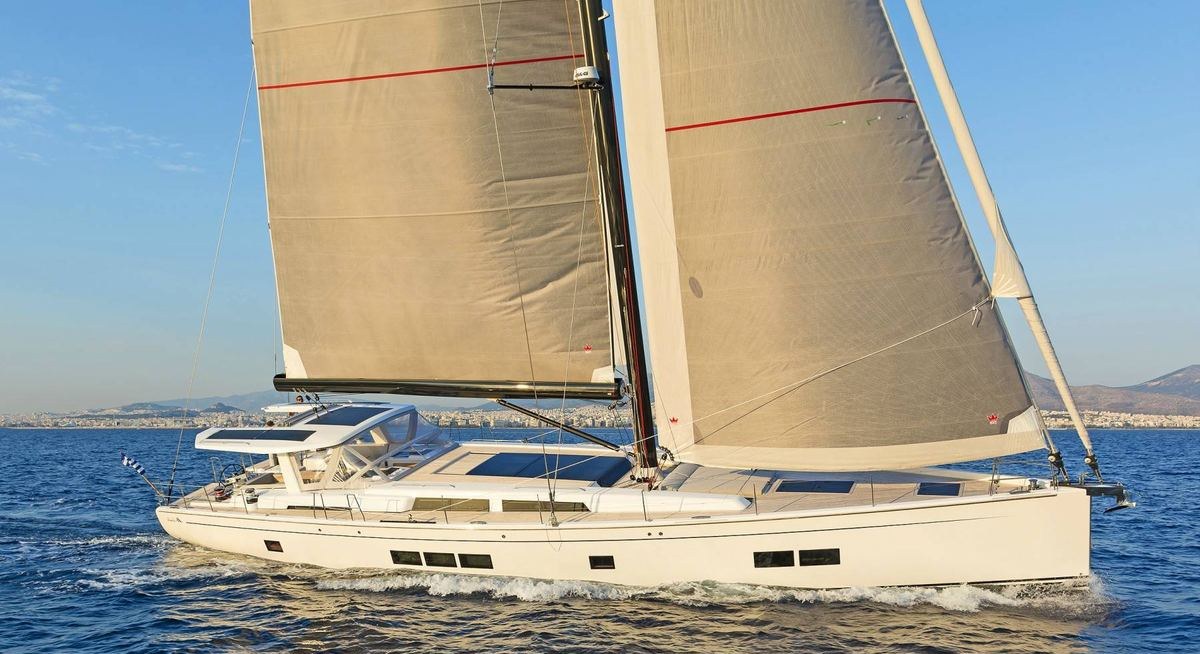 Yacht charter ALIZEE YACHT CHARTER