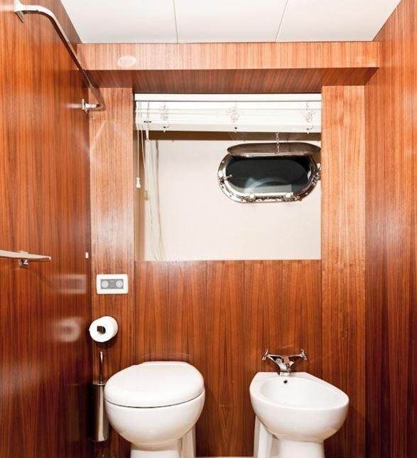 ALRISHA yacht charter 4