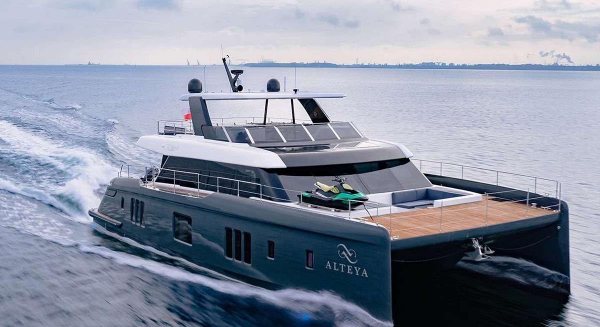 ALTEYA yacht charter 1