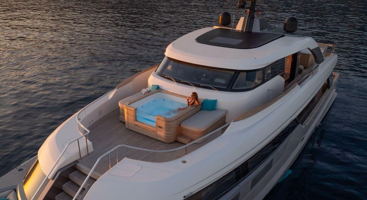 AM yacht charter 2