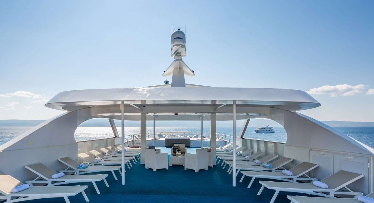 AMALIA yacht charter 2