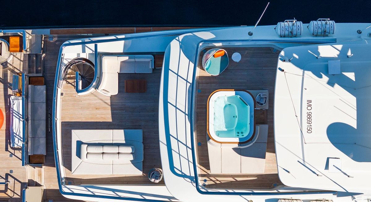 AMIKA yacht charter 5