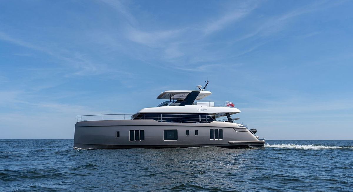 AMILEO yacht charter 1