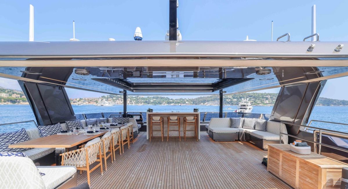 AMITATU yacht charter 3