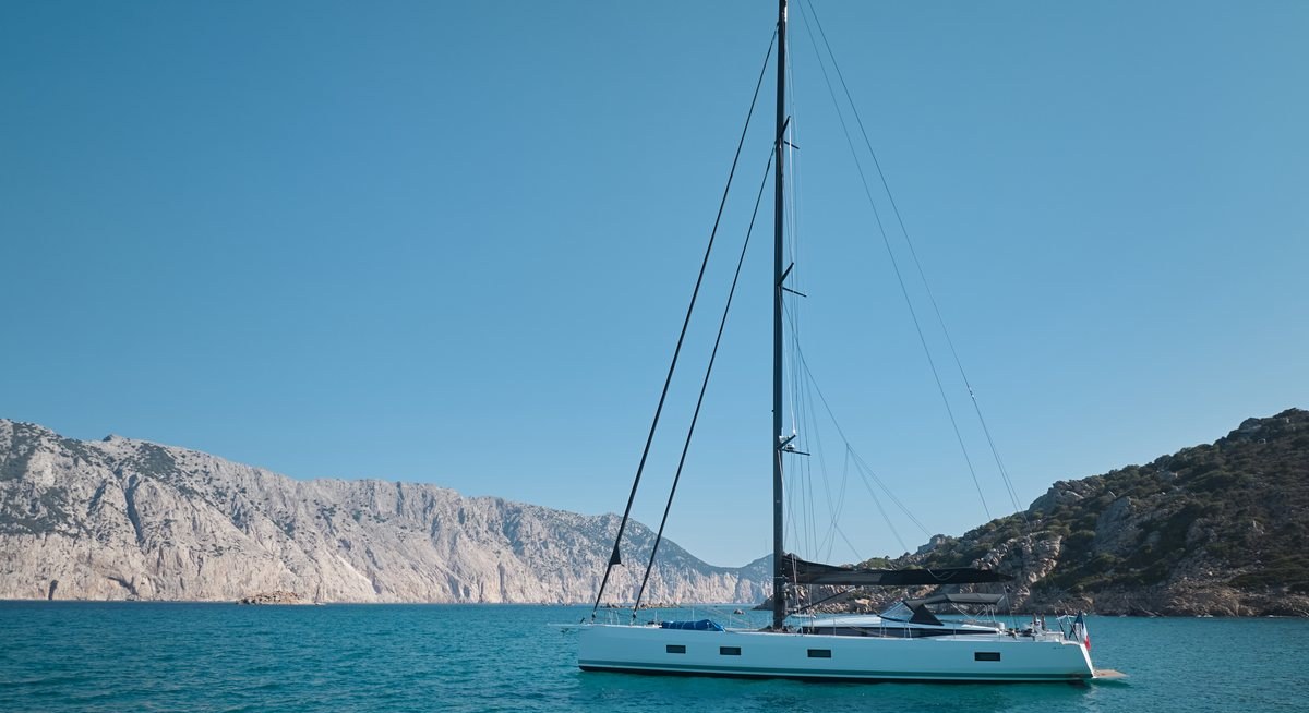 Yacht charter AMURI YACHT CHARTER