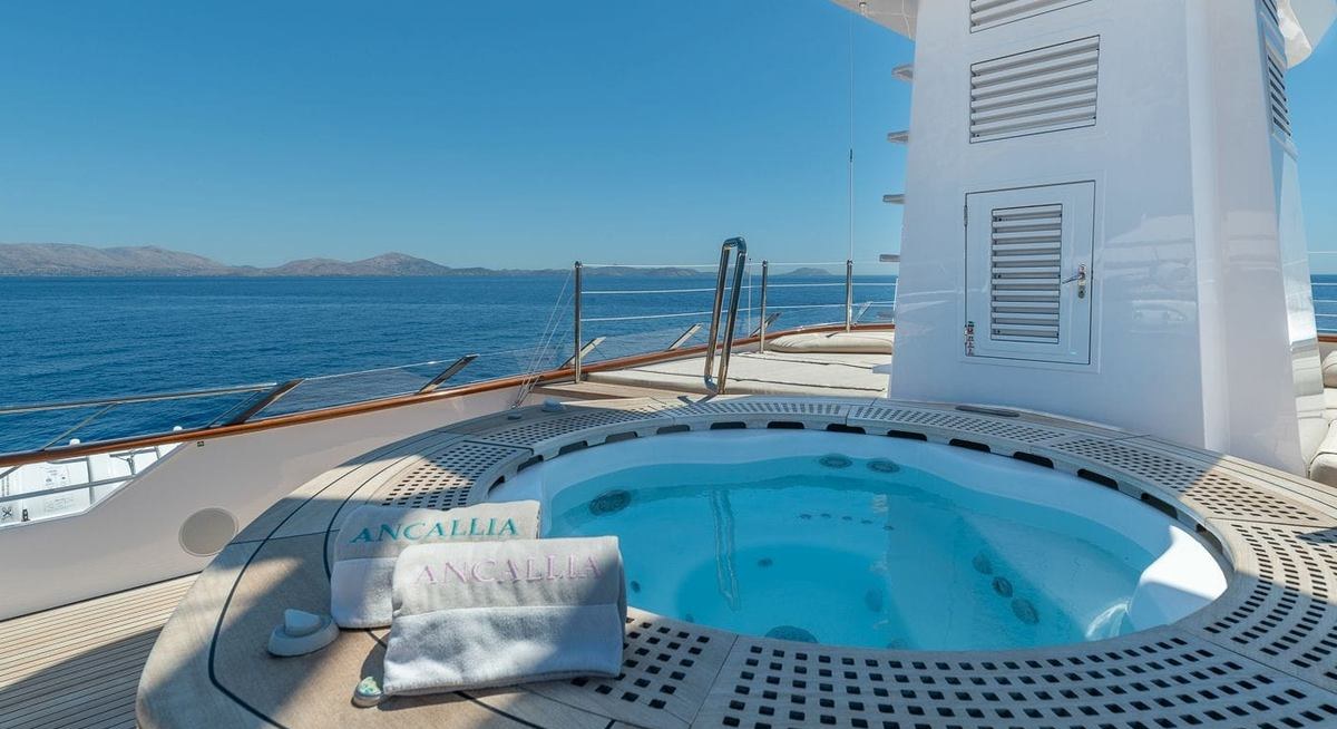 ANCALLIA yacht charter 2