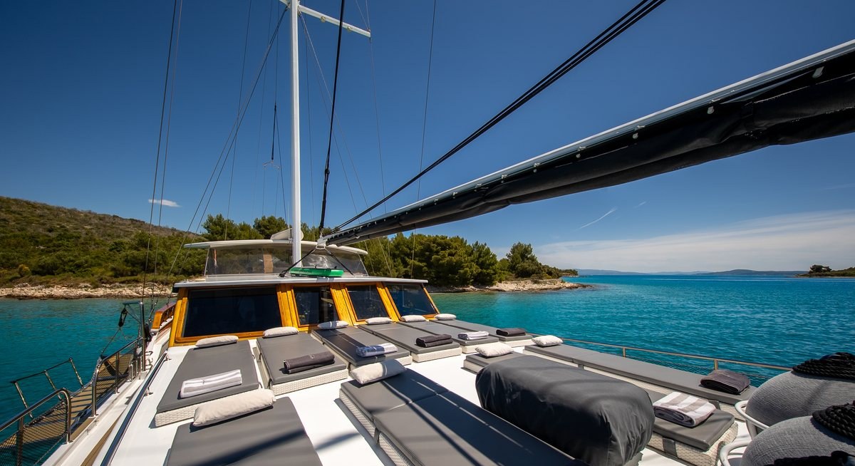 ANDEO yacht charter 3
