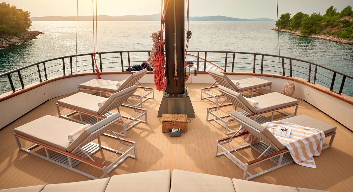 ANETTA yacht charter 3