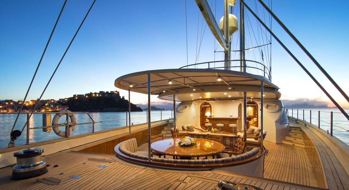 ANTARA yacht charter 3