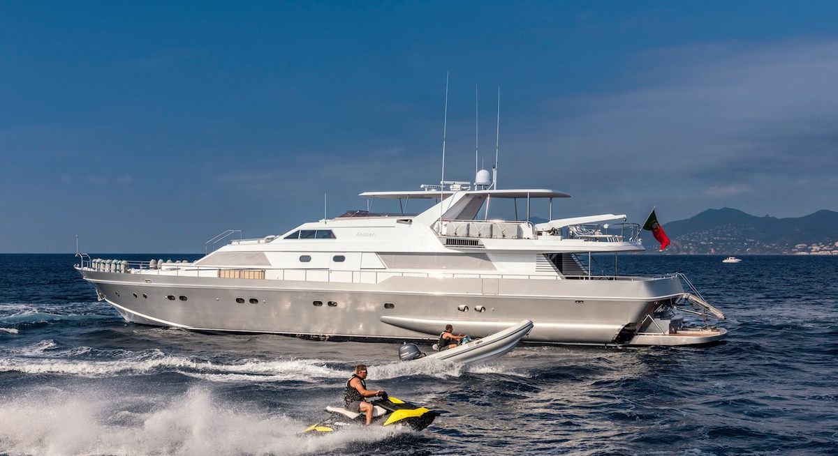 Yacht charter ANTISAN YACHT CHARTER