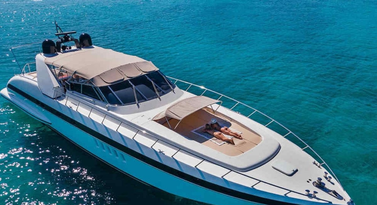 AQUARIUS M yacht charter 1