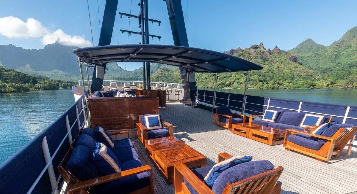 ARCTIC yacht charter 3