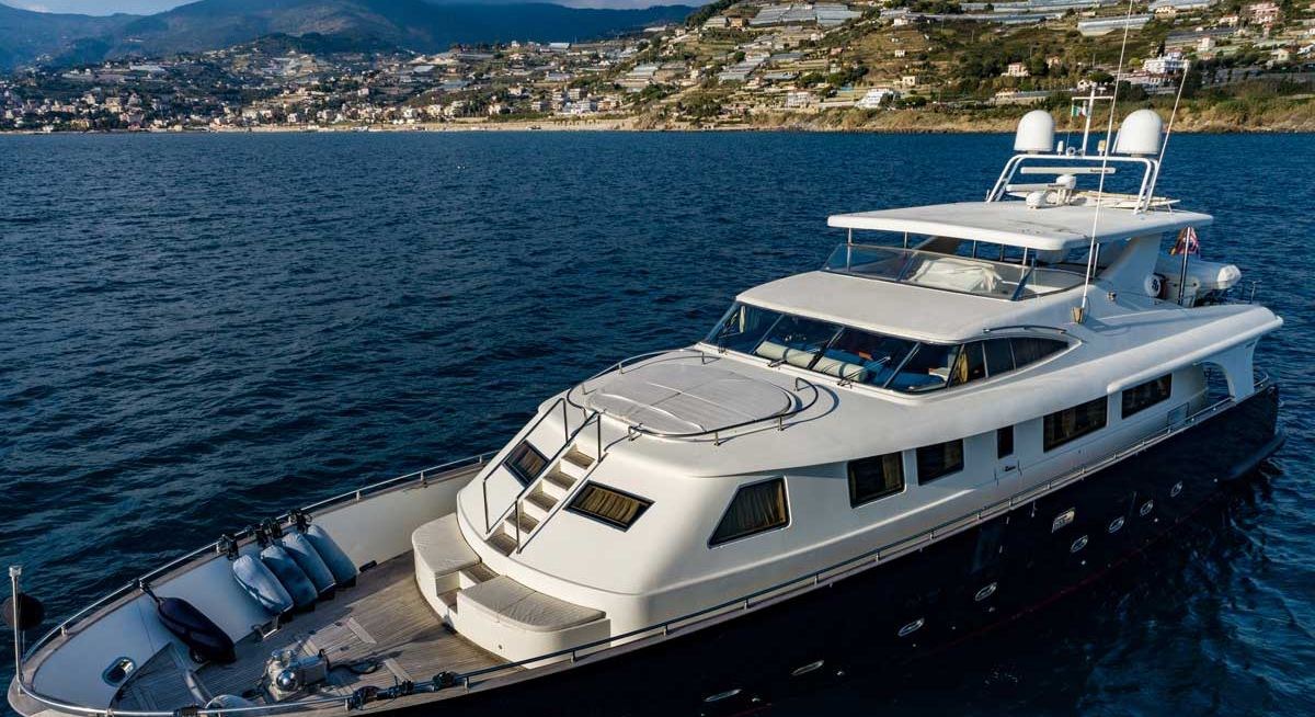 ARISTON FIVE yacht charter 2