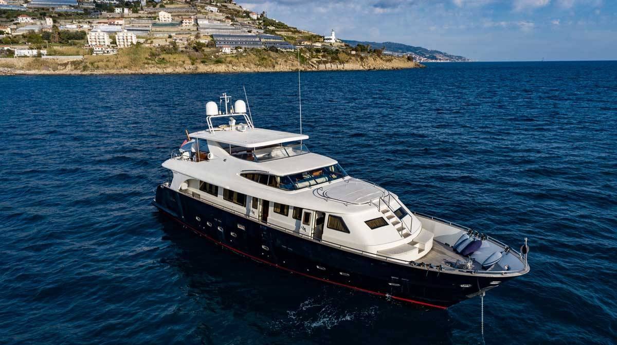 Yacht charter ARISTON FIVE YACHT CHARTER