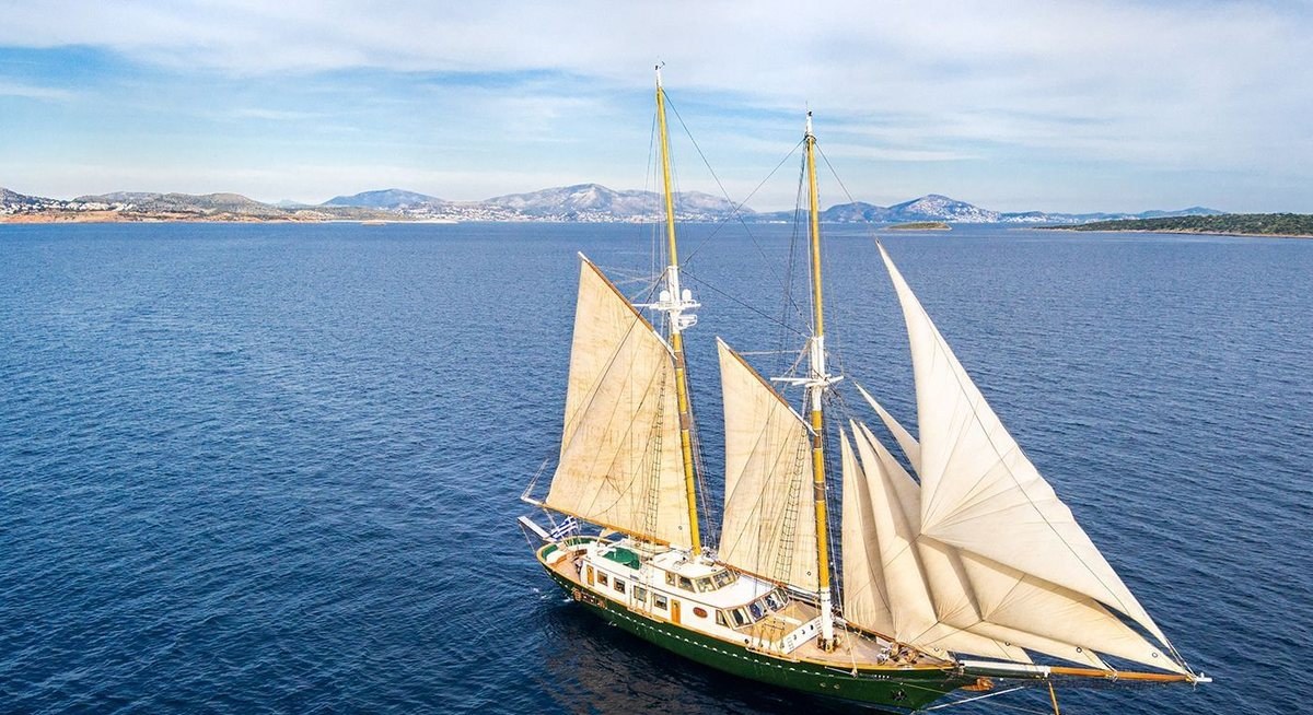 ARKTOS yacht charter 1