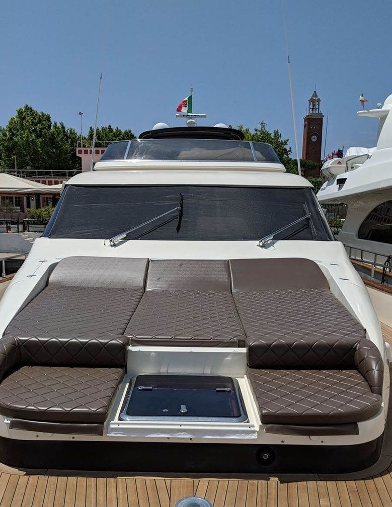 Yacht charter ARMA VII YACHT CHARTER