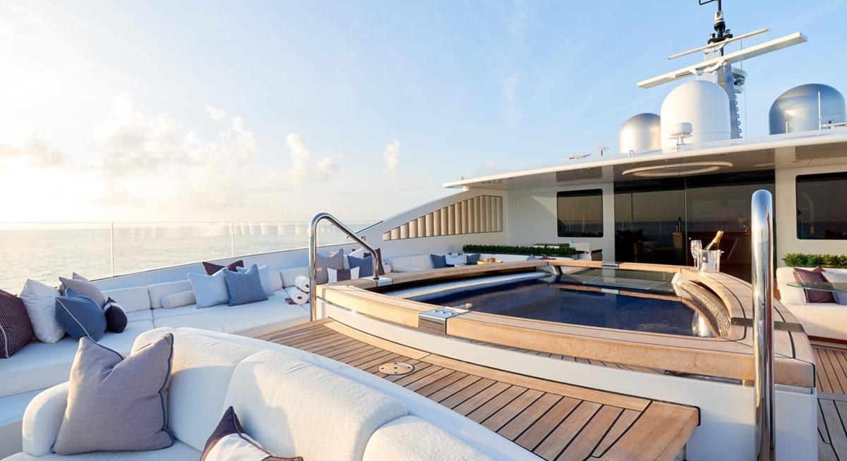ARROW yacht charter 3