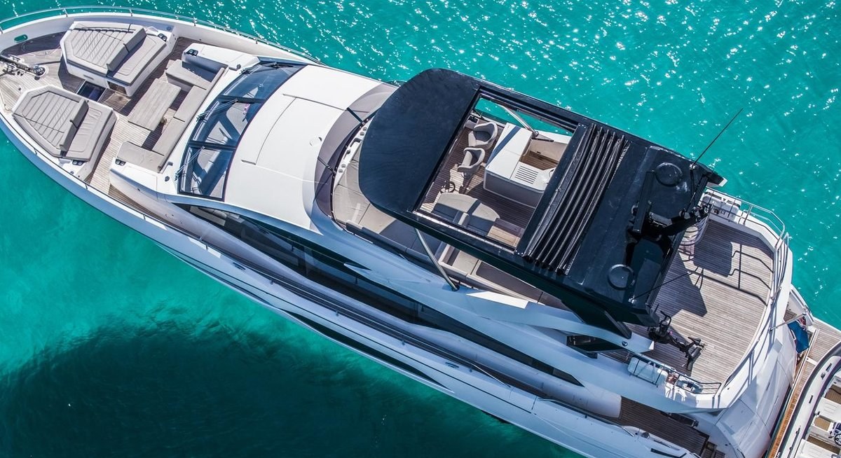 ASCEND yacht charter 2