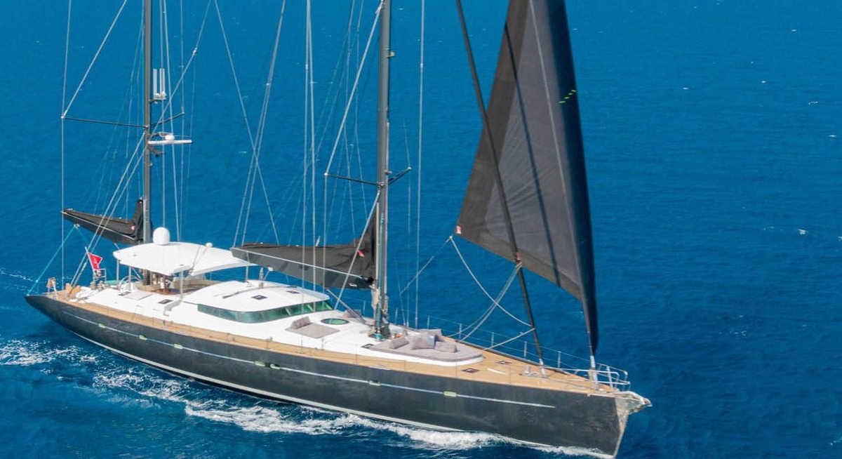 Yacht charter ASHLEYROSE 110 YACHT CHARTER