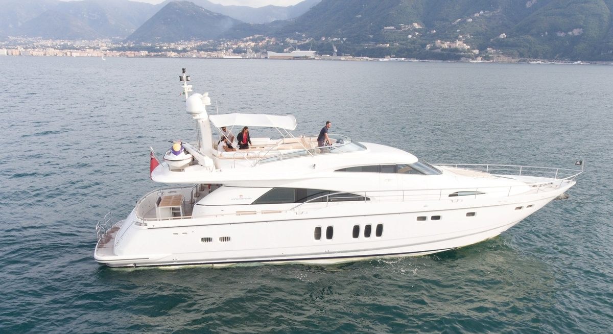 Yacht charter ASKIM 3 YACHT CHARTER
