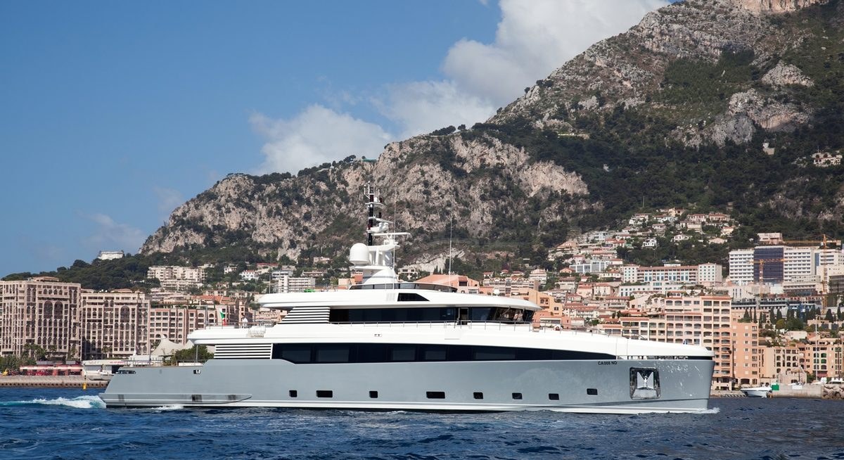 ASLEC 4 yacht charter 3