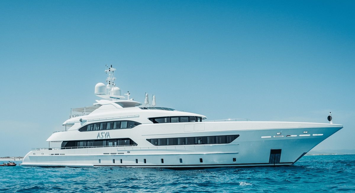 ASYA yacht charter 1