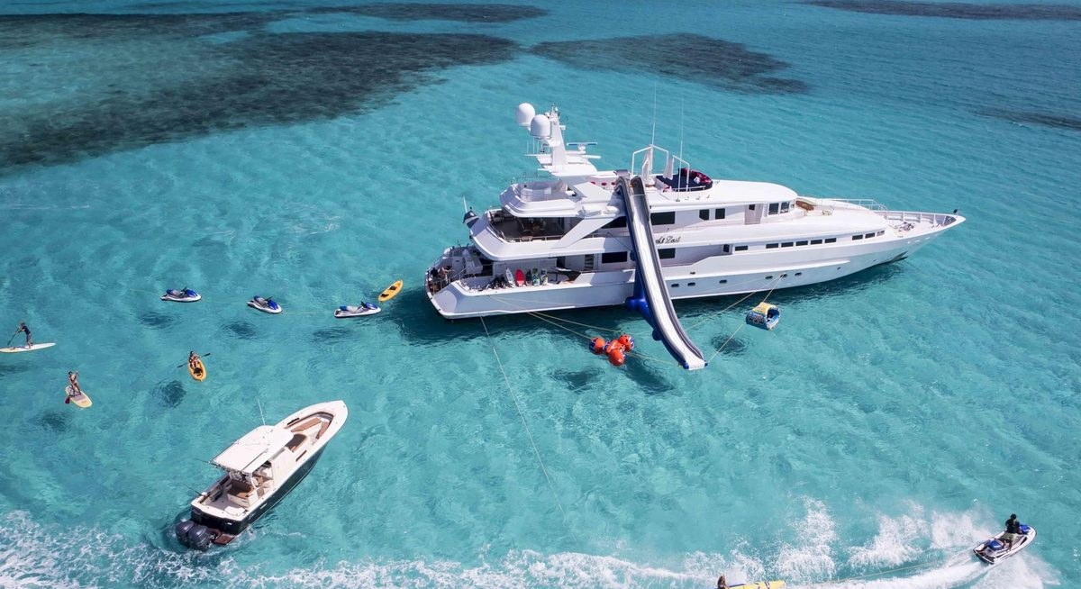 AT LAST yacht charter 1