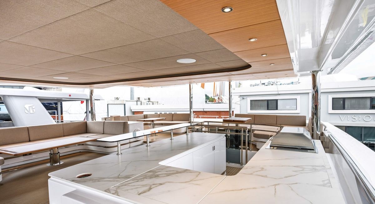 ATRAVERSIA yacht charter 3