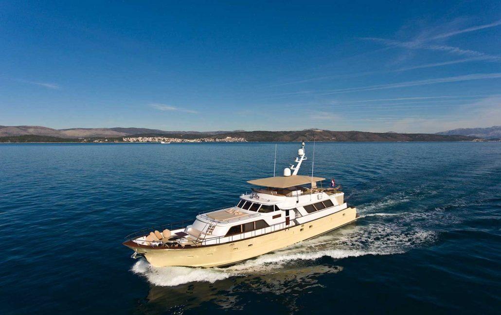 Yacht charter AURIANE YACHT CHARTER