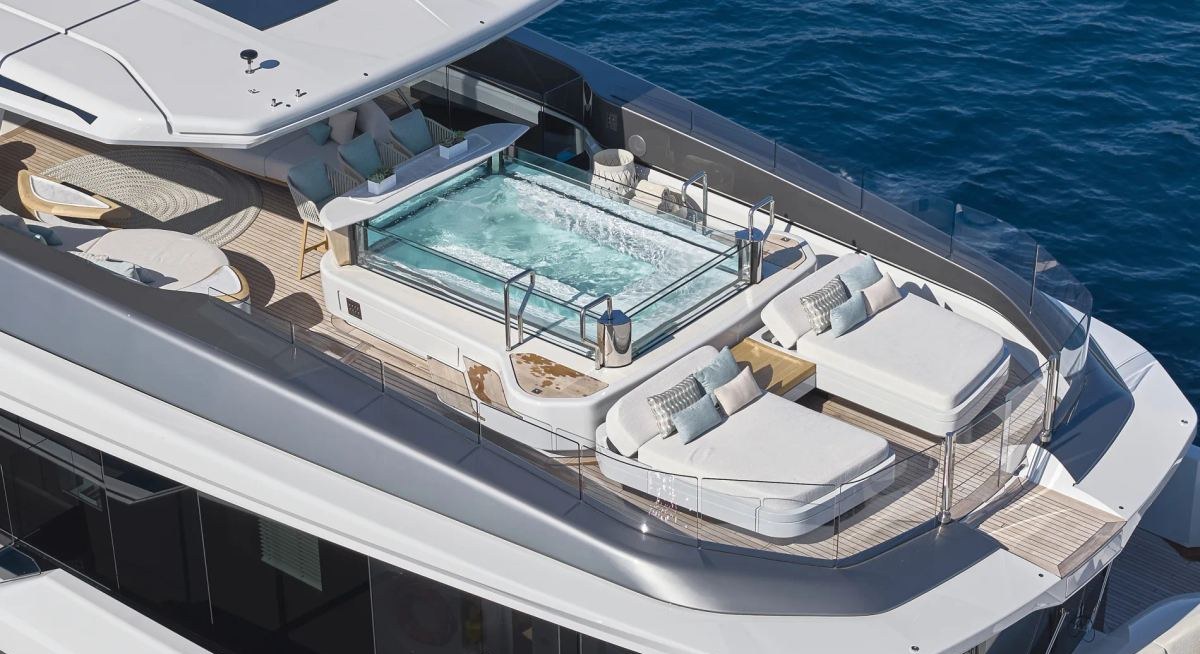 AWANDRA yacht charter 4