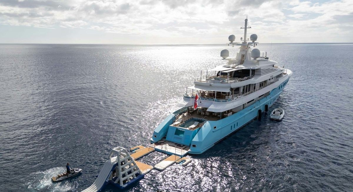 AXIOMA yacht charter 5