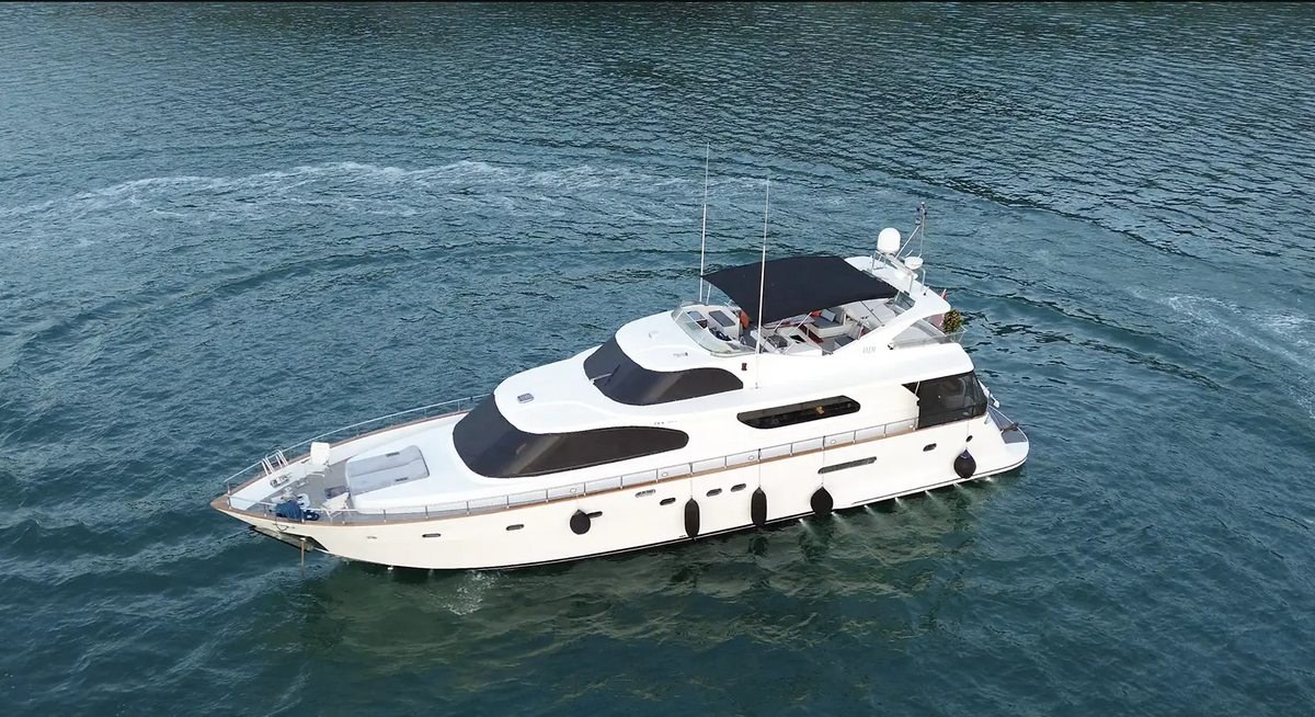 AYEM yacht charter 1