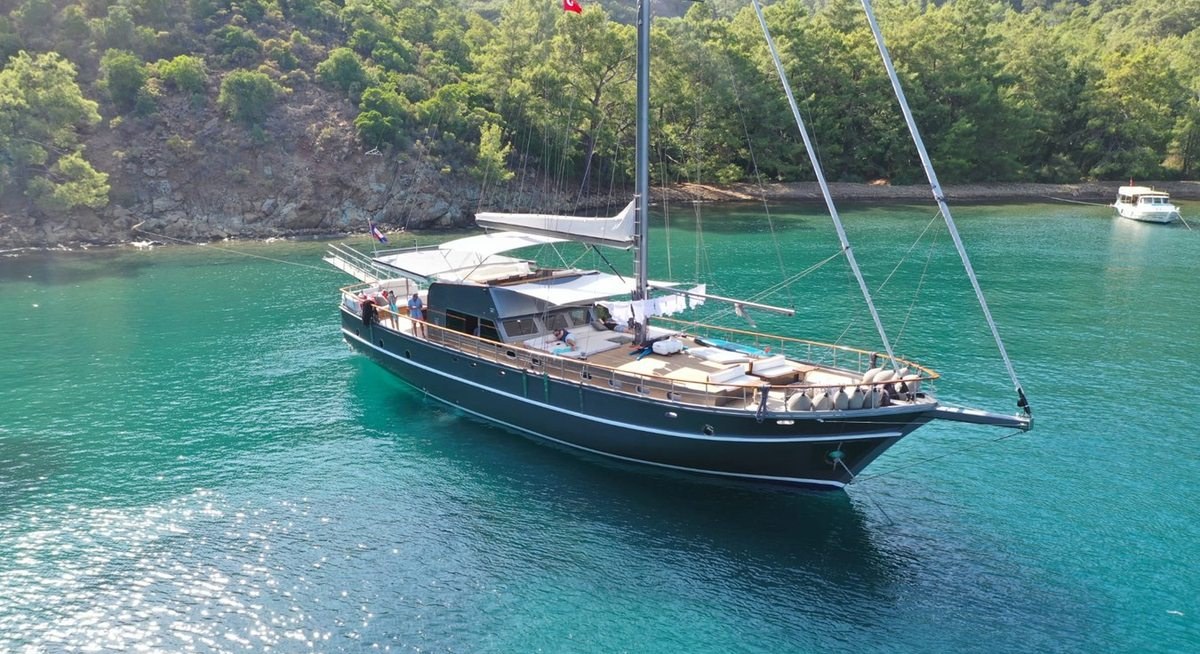 AYO YACHT CHARTER yacht charter