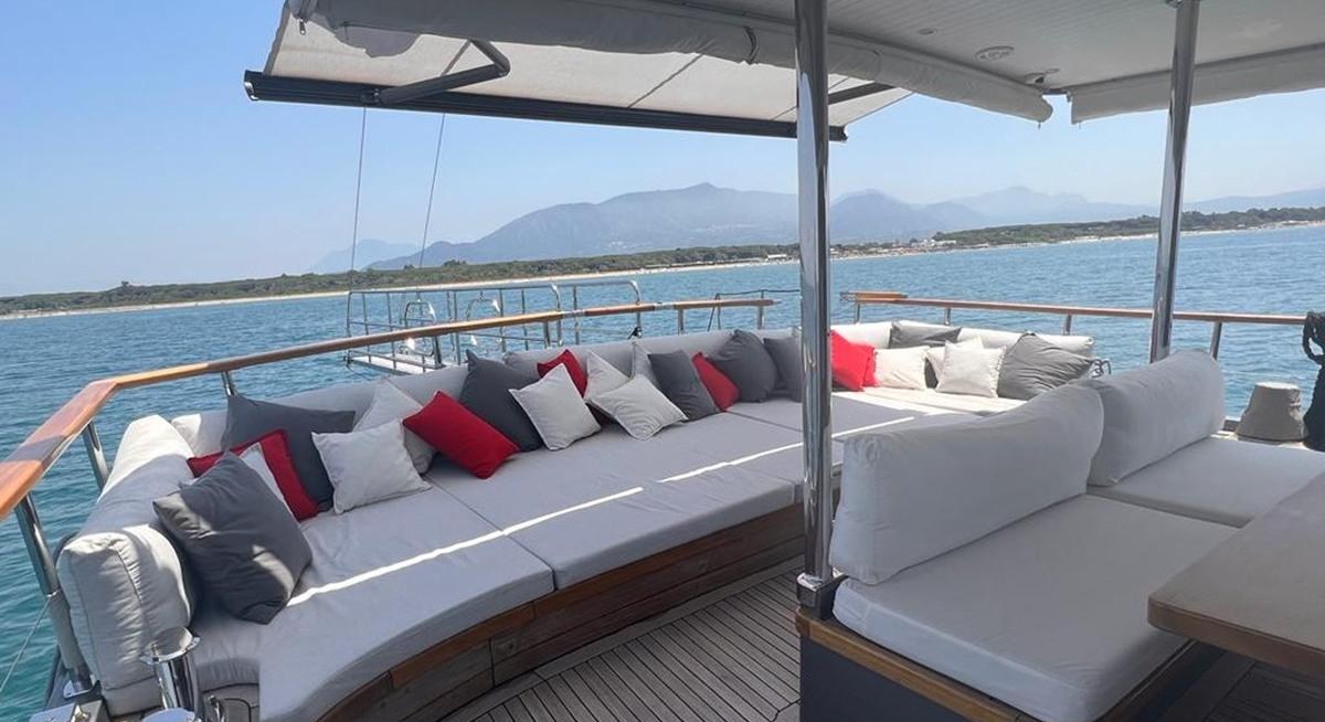 AYO yacht charter 3