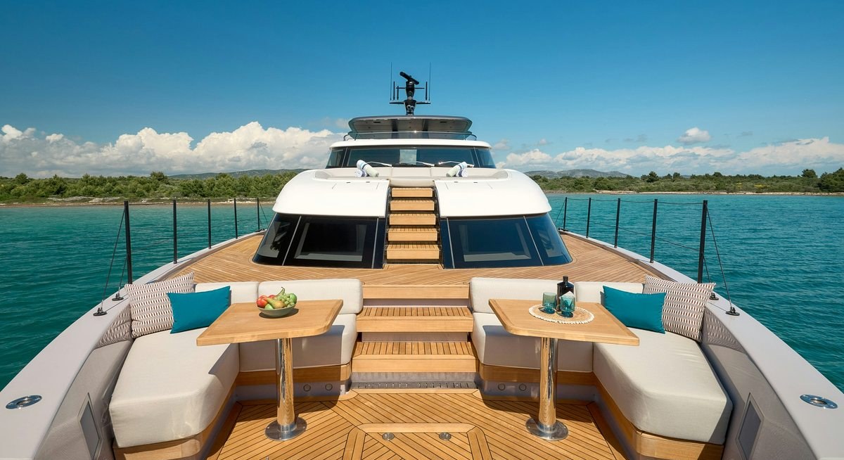 AZZURRI yacht charter 2