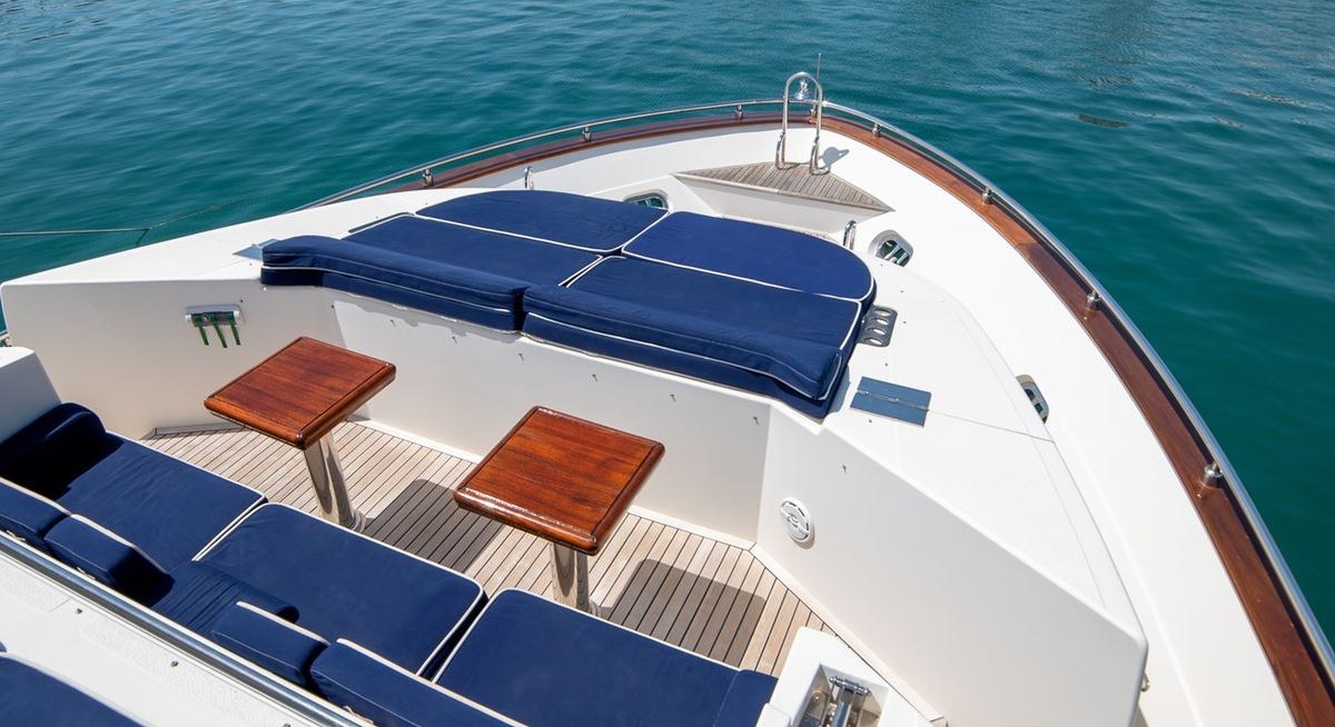 B TWO yacht charter 2