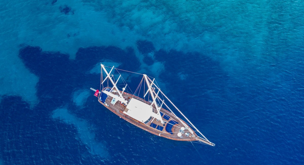 BABYLON yacht charter 5