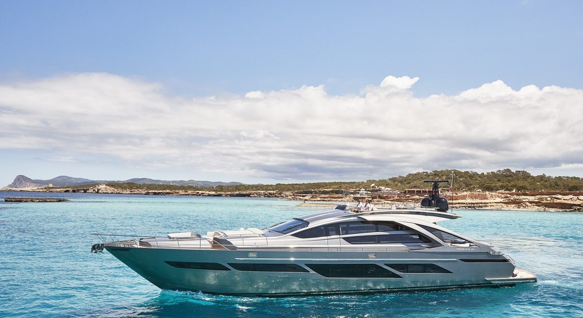 BALOO III YACHT CHARTER yacht charter