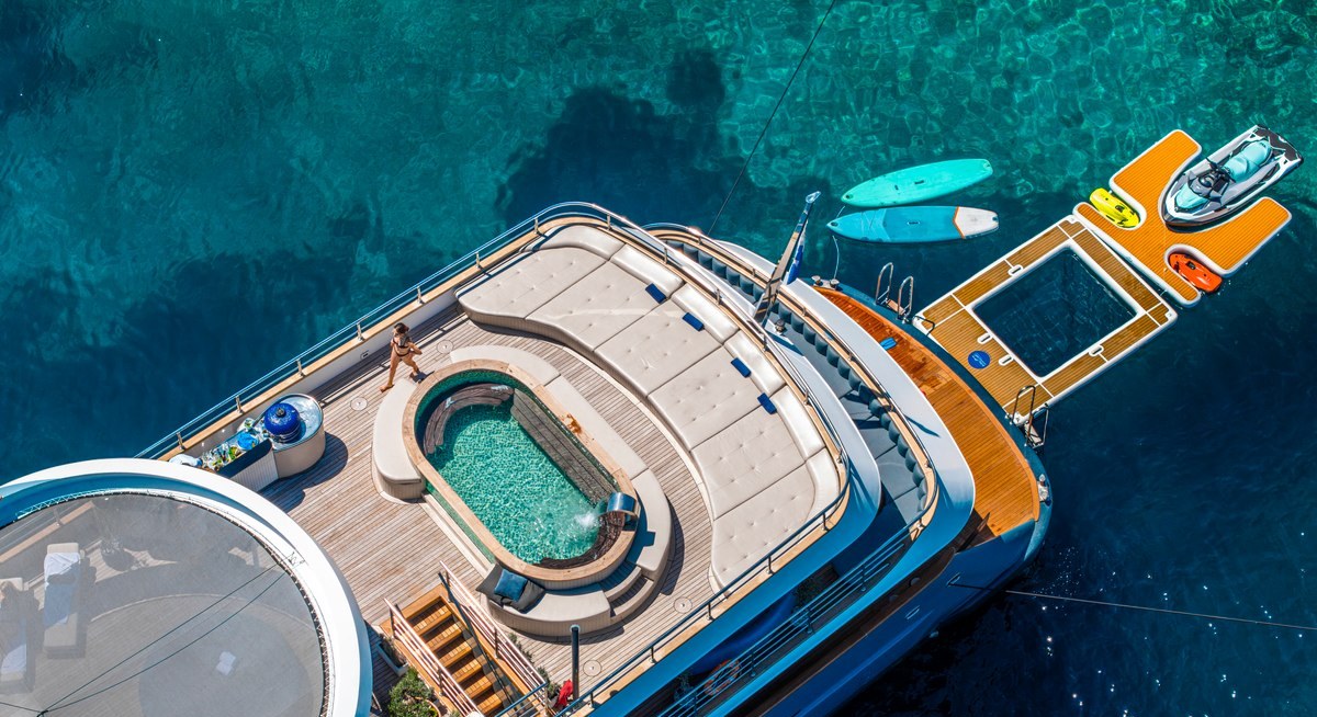 BELLA yacht charter 5