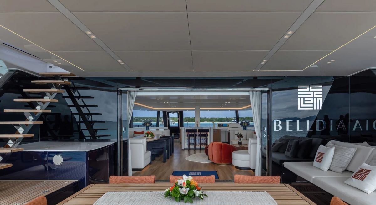 BELLDIA yacht charter 4