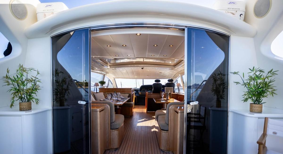 BEST MOUNTAIN yacht charter 5