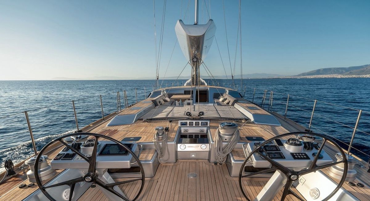 BLACK LION yacht charter 4