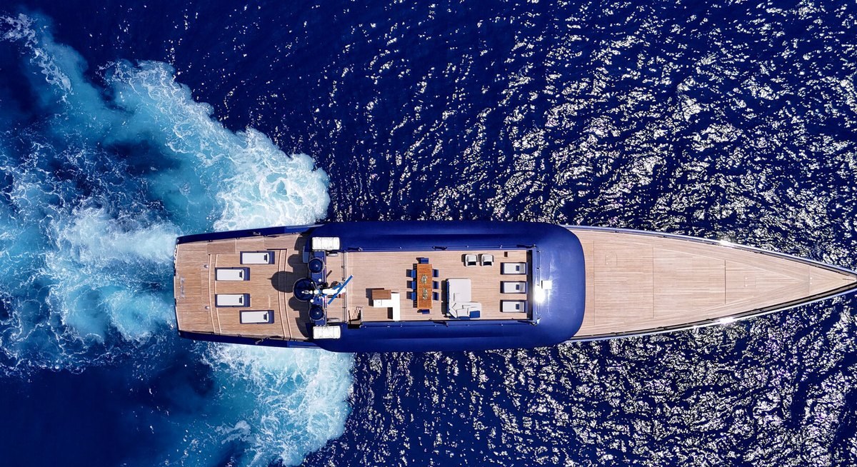 BLADE II yacht charter 5