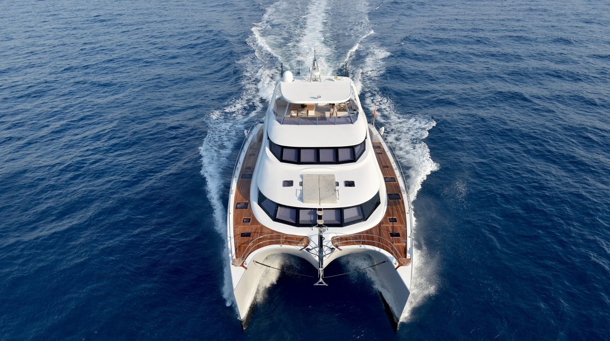 Yacht charter BLUE BELLY YACHT CHARTER