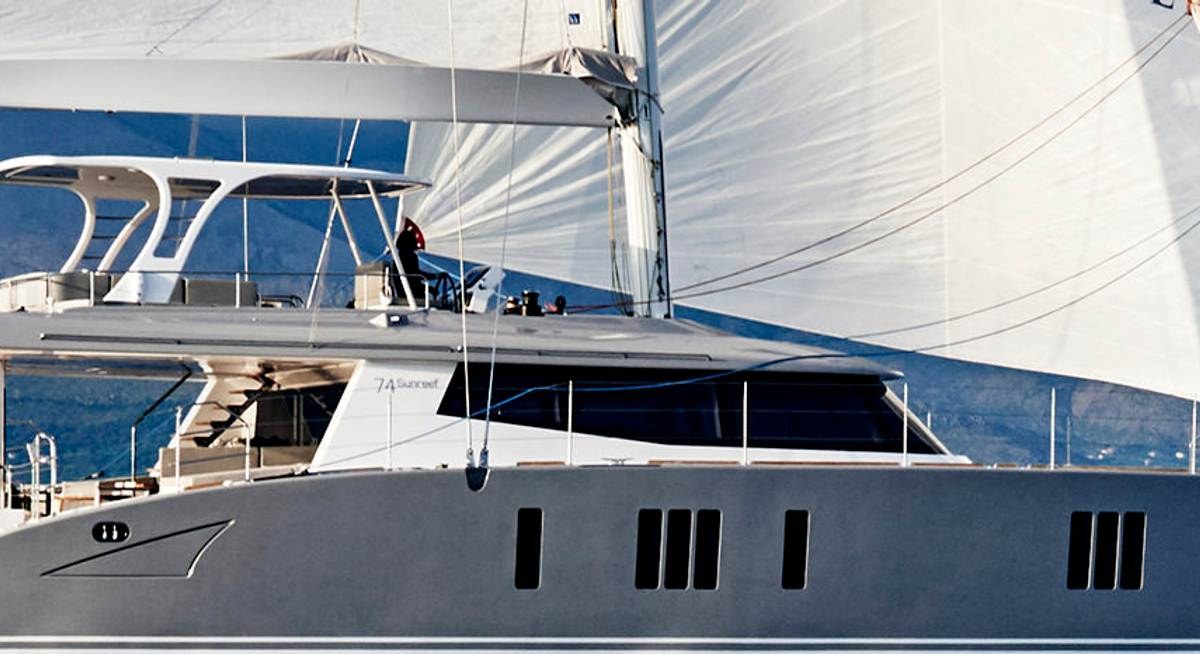 BLUE DEER yacht charter 1