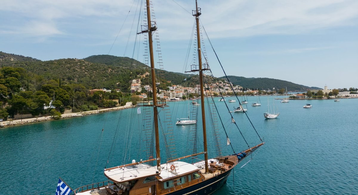 BLUE DREAM yacht charter 5